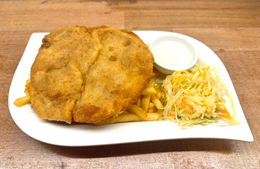 Kotlet drobiowy z frytkami