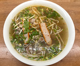 Zupa Fo z wołowiną